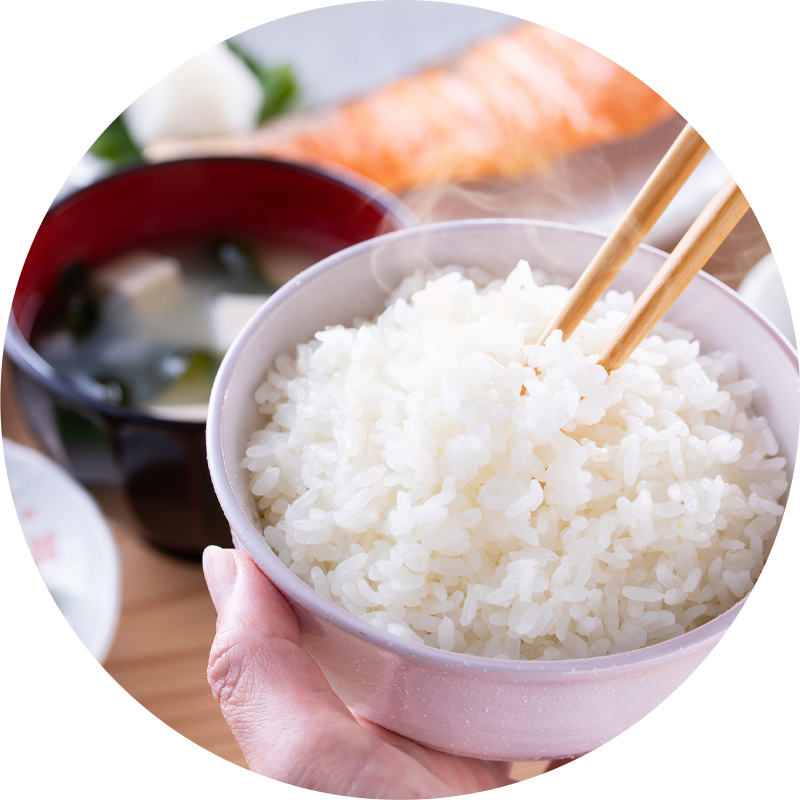 スノウリボンを炊いて茶碗に盛った様子